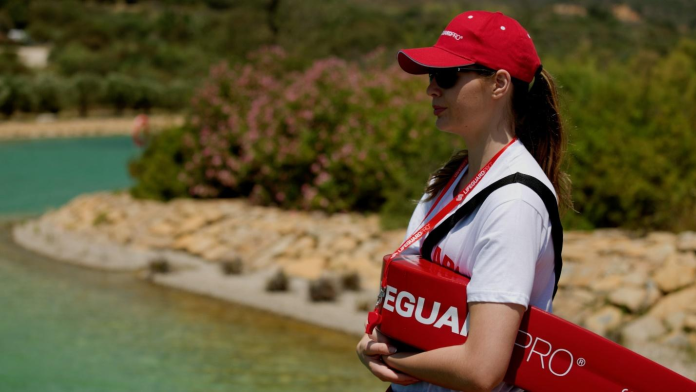 What Are the Prerequisites to Becoming a Lifeguard? 